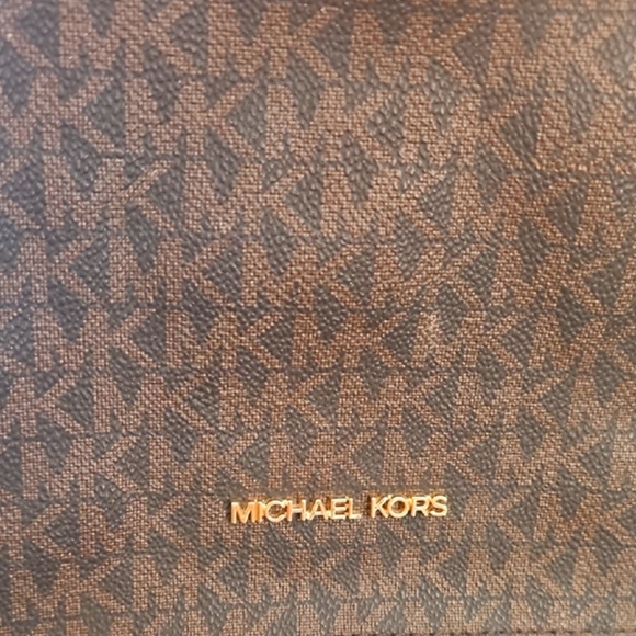 Michael Kors Monogram Brown Shoulder Bag - Picture 3 of 7